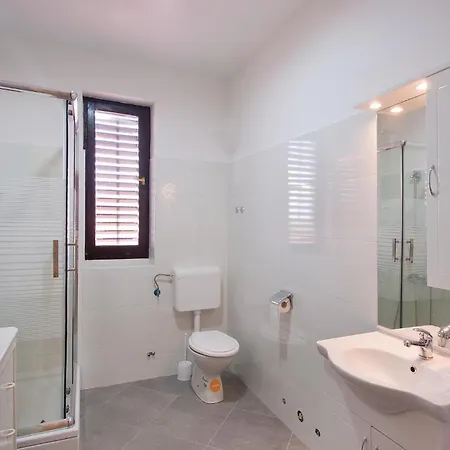 1 Bedroom Lovely In Apartman Pula