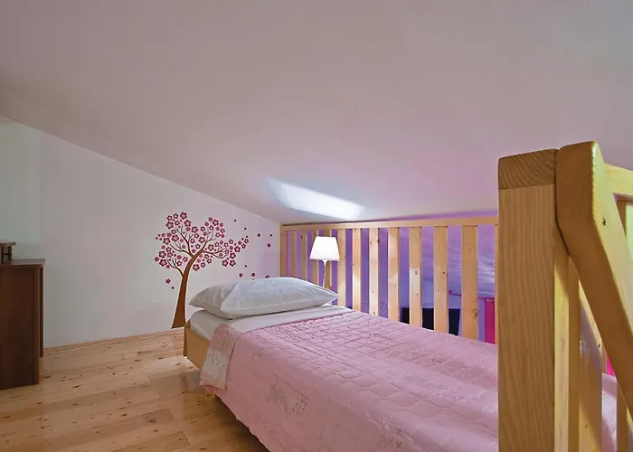 1 Bedroom Lovely In *