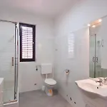 1 Bedroom Lovely In Apartament Pula