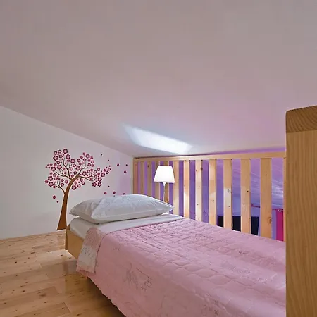 1 Bedroom Lovely In *