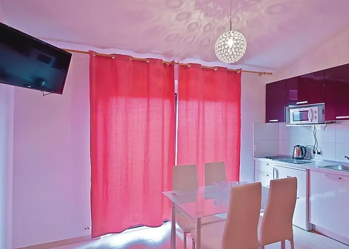 Daire 1 Bedroom Lovely In *